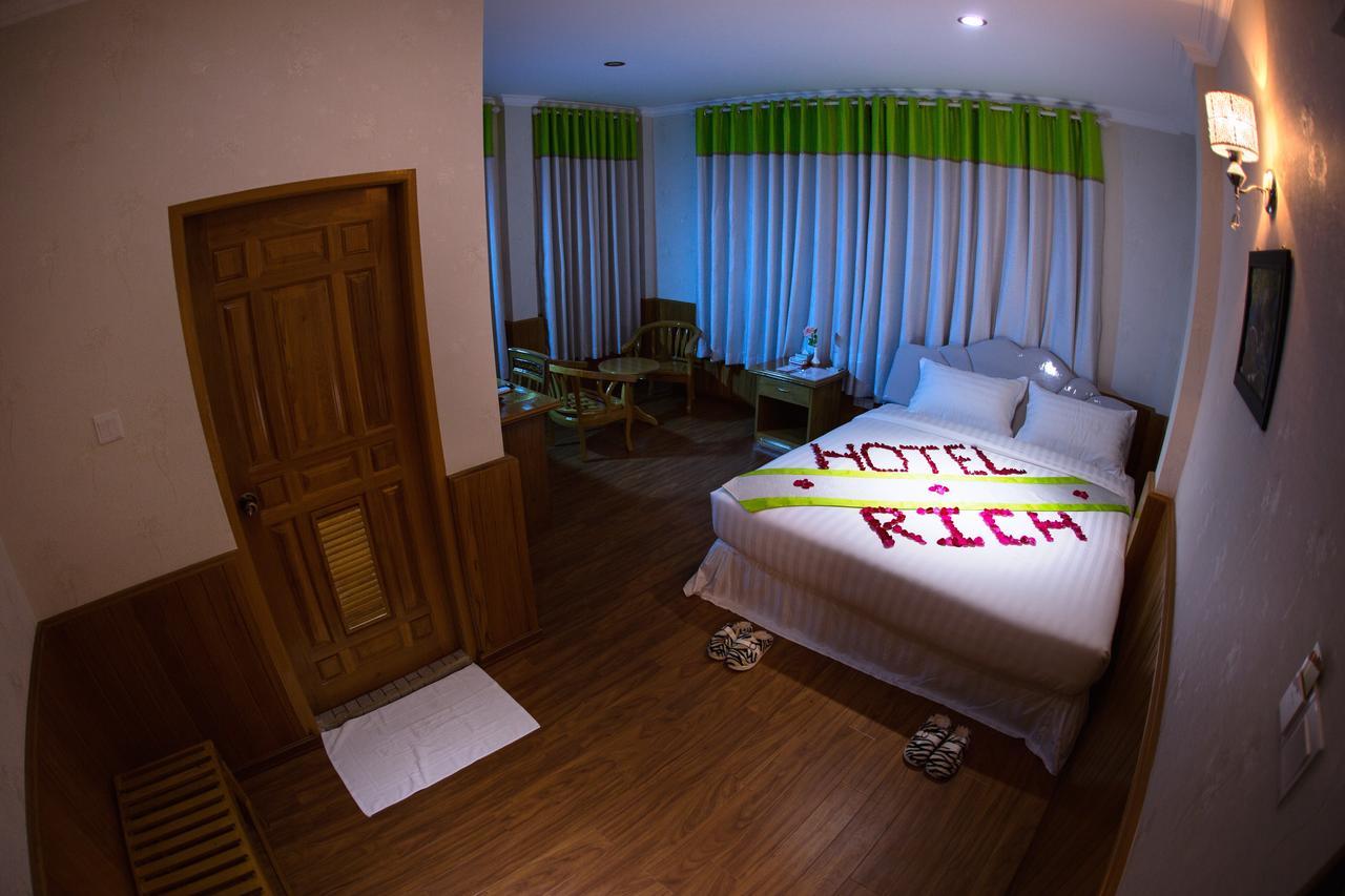 Hotel Rich Pyin Oo Lwin Extérieur photo